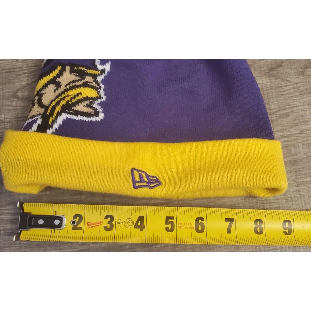 New Era Youth NFL Minnesota Vikings Cuffed Knit Beanie Pom‎ Pom